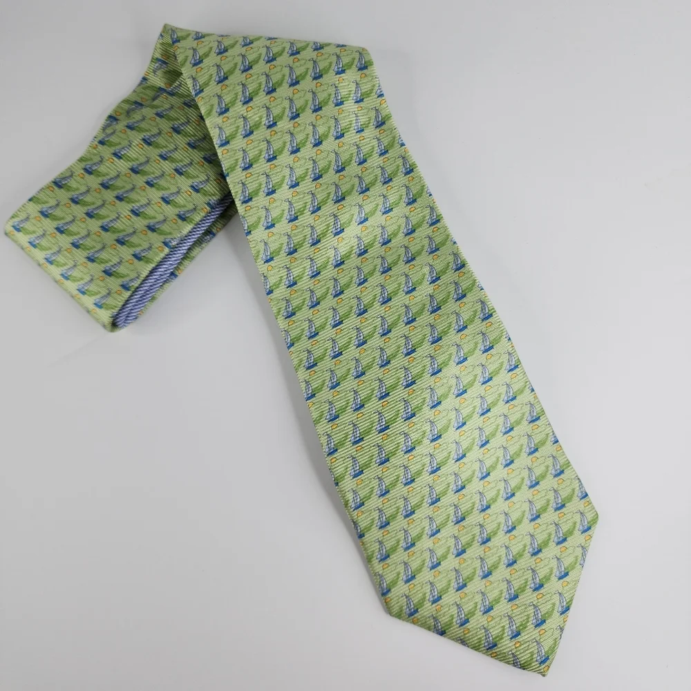 TOMMY HILFIGER Green Sail Boat Silk Tie.